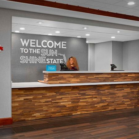 Hampton Inn & Suites At Lake Mary Colonial Townpark Extérieur photo