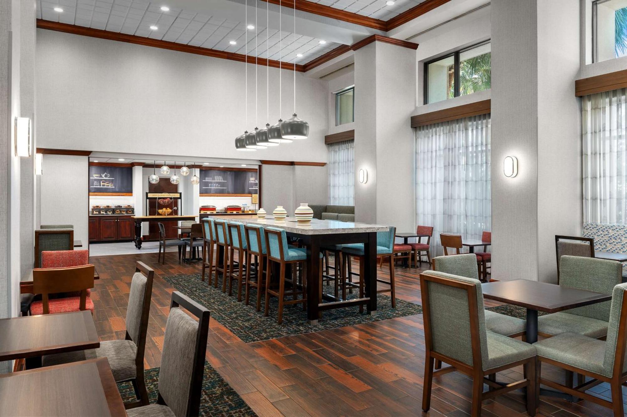 Hampton Inn & Suites At Lake Mary Colonial Townpark Extérieur photo